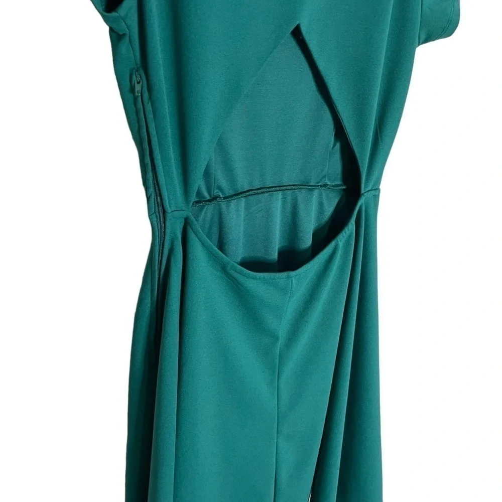 Francesca’s Alya Green Open Keyhole Back Mini Dress Medium